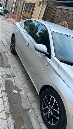 نيسان ألتيما